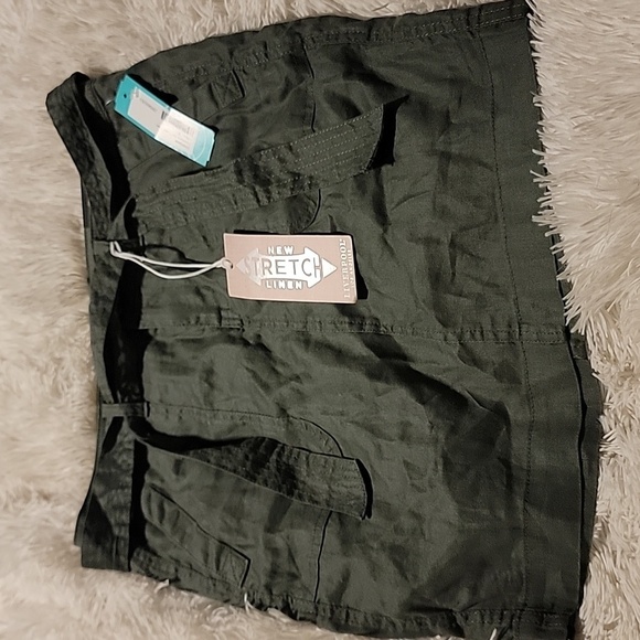 Liverpool- Tie-Front Skirt in Olive Green - Picture 3 of 6